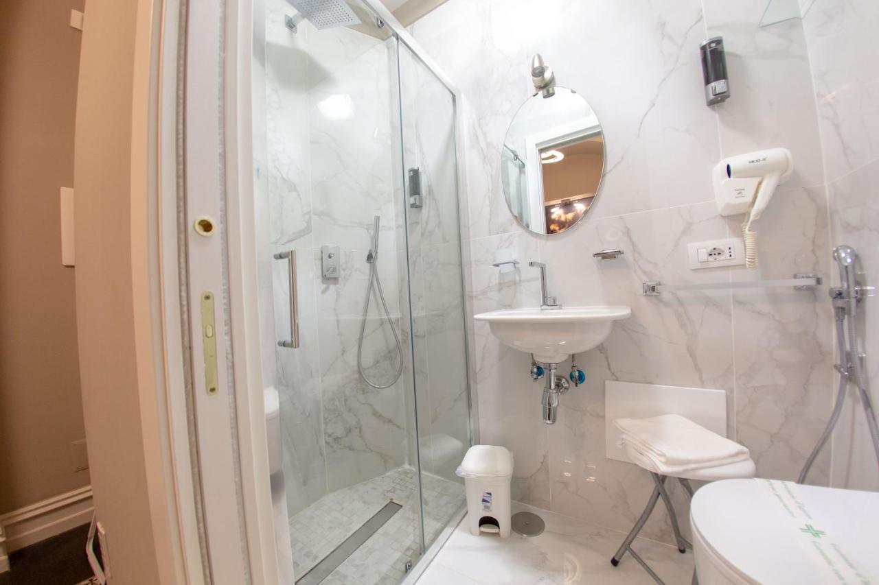 Leone D'autore - Chiaia 3* Naples
